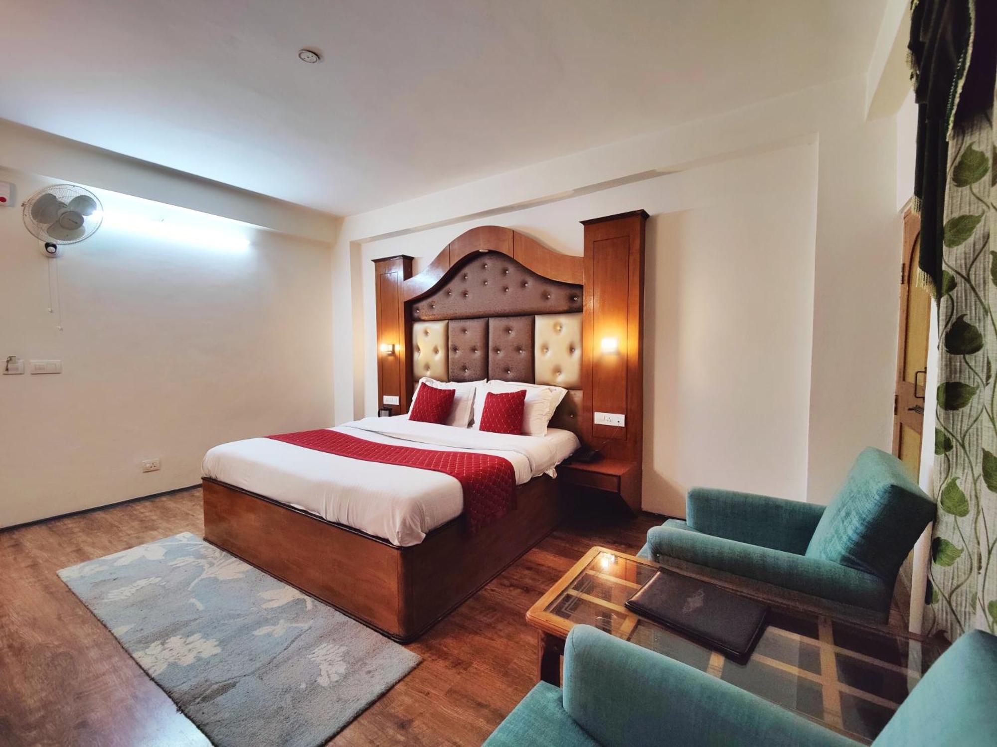 Surya International Hotel Manali Near Mall Road Exteriör bild