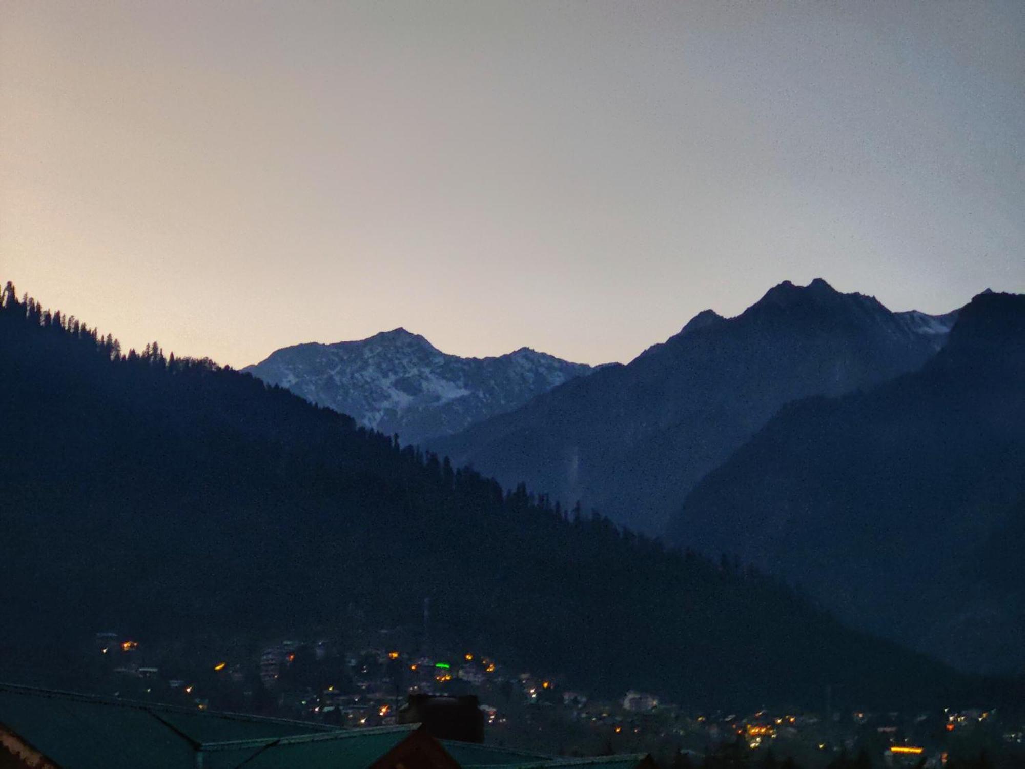 Surya International Hotel Manali Near Mall Road Exteriör bild
