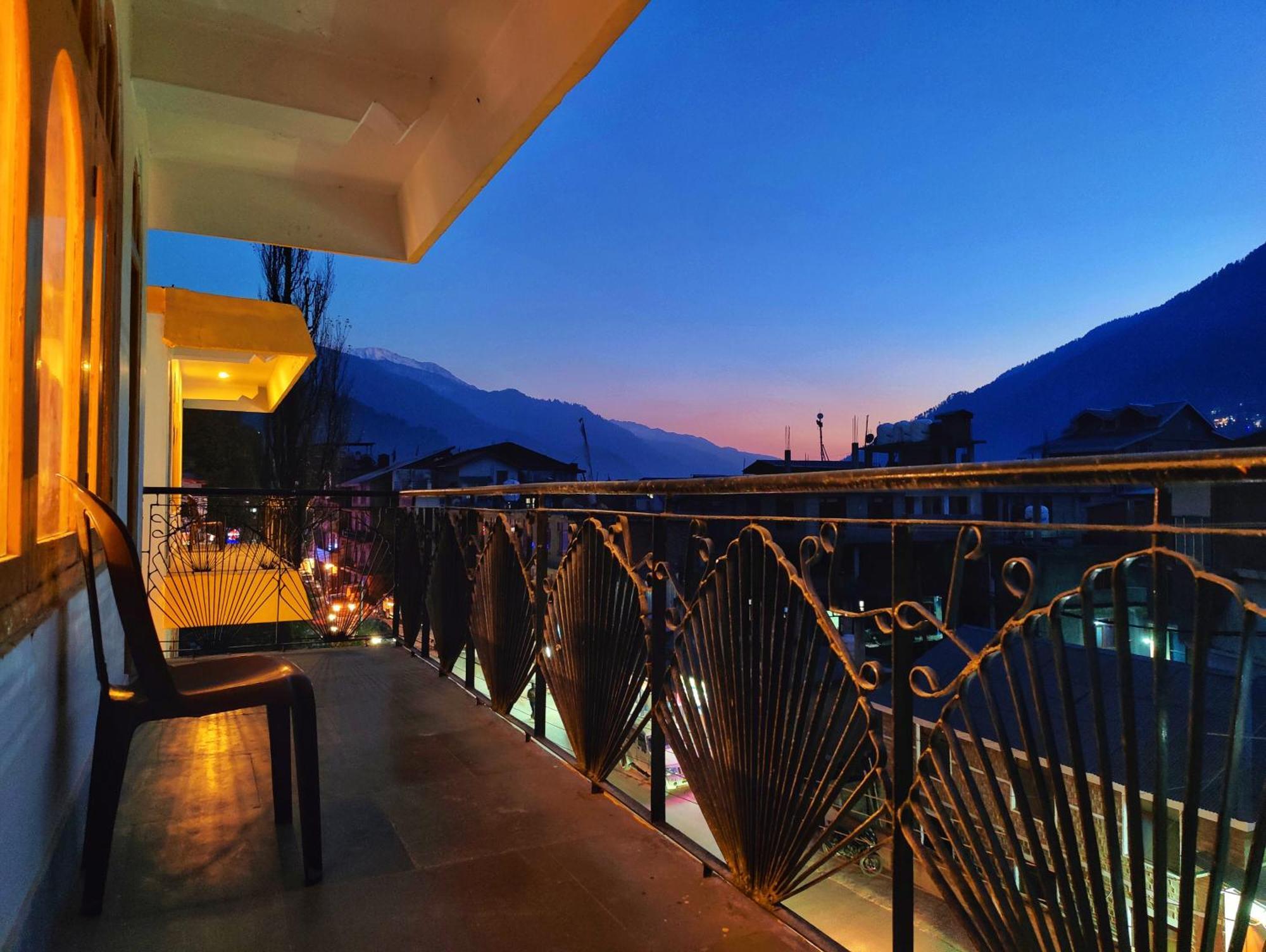 Surya International Hotel Manali Near Mall Road Exteriör bild