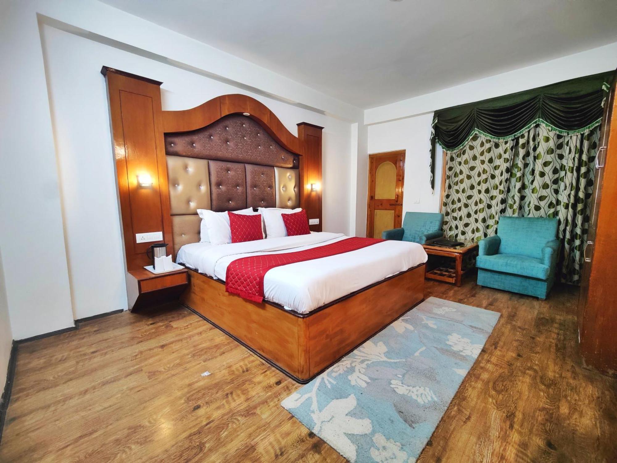 Surya International Hotel Manali Near Mall Road Exteriör bild