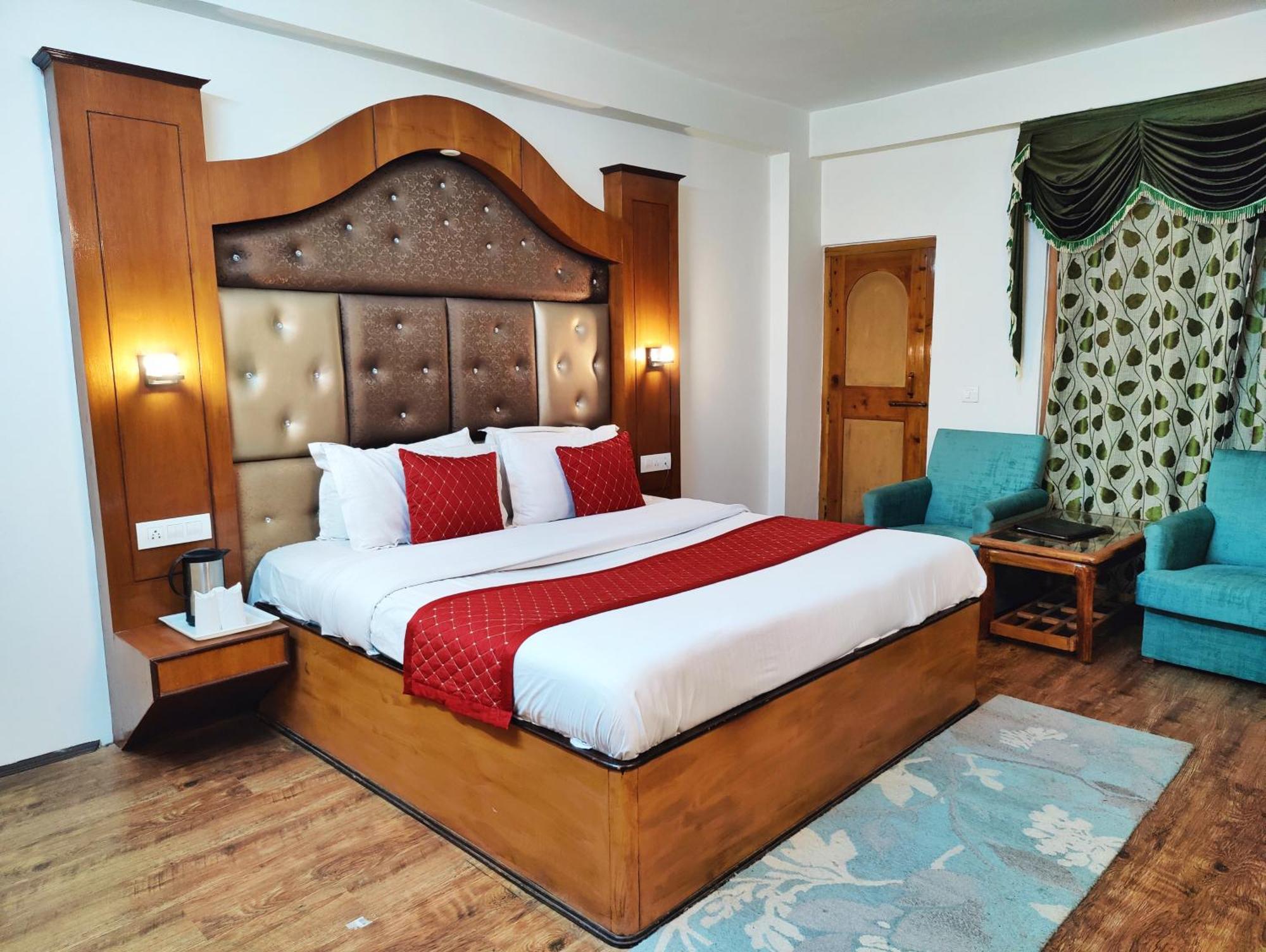 Surya International Hotel Manali Near Mall Road Exteriör bild