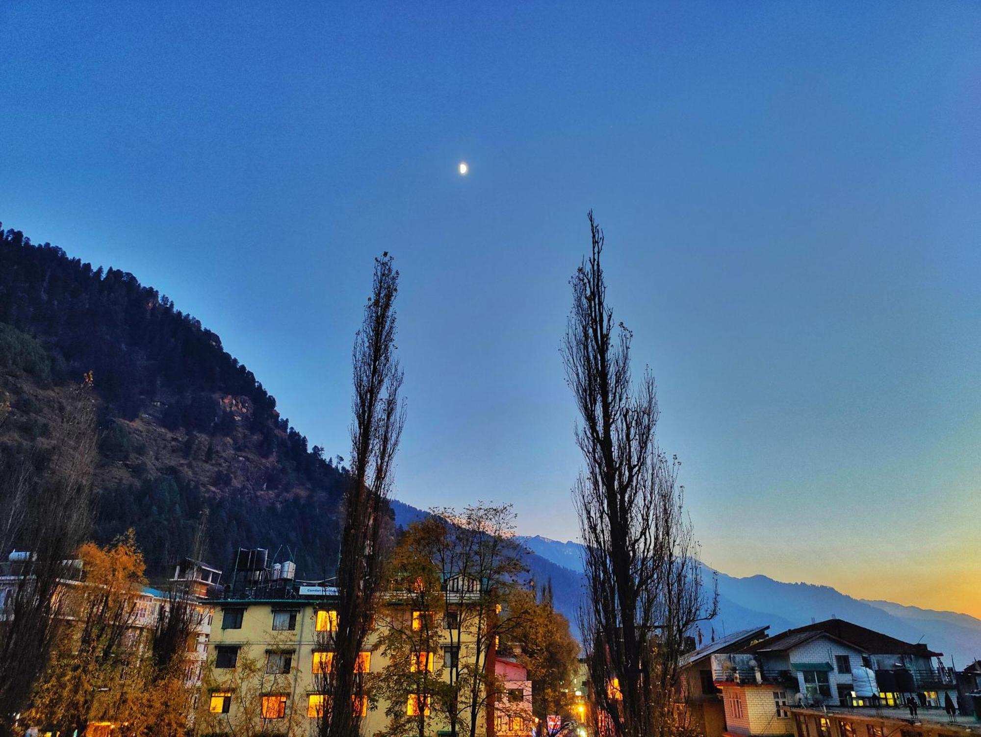 Surya International Hotel Manali Near Mall Road Exteriör bild