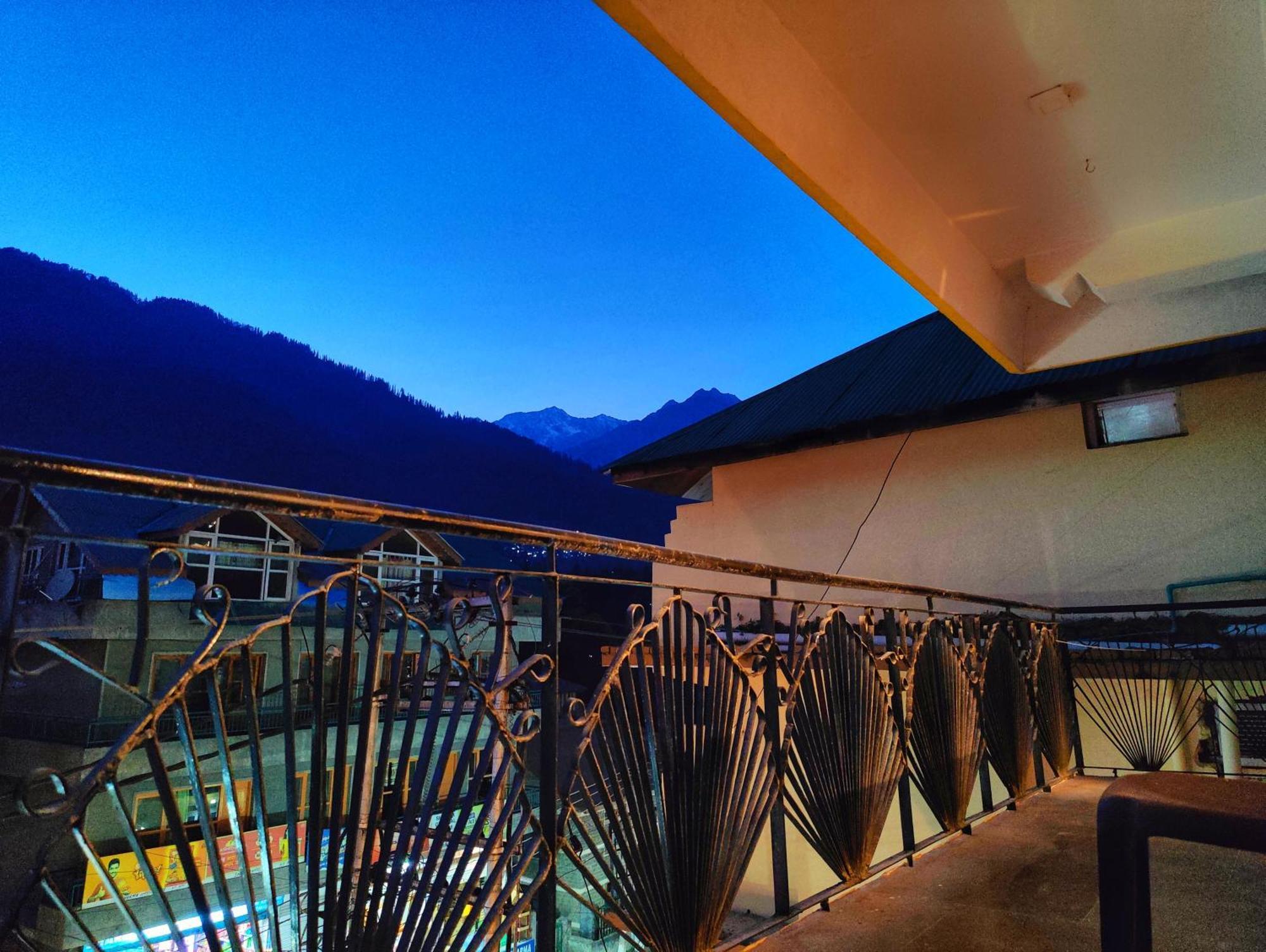 Surya International Hotel Manali Near Mall Road Exteriör bild