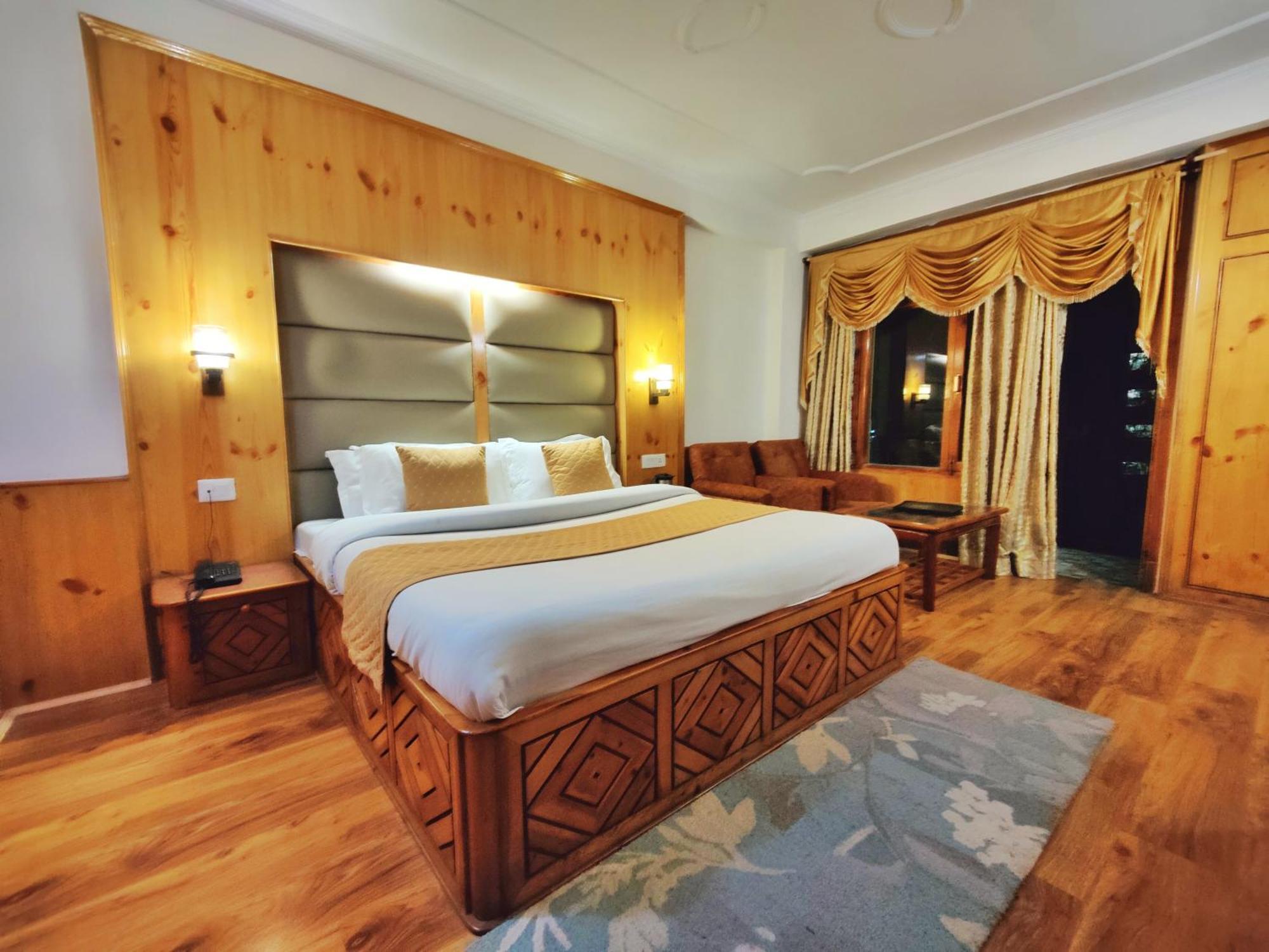 Surya International Hotel Manali Near Mall Road Exteriör bild