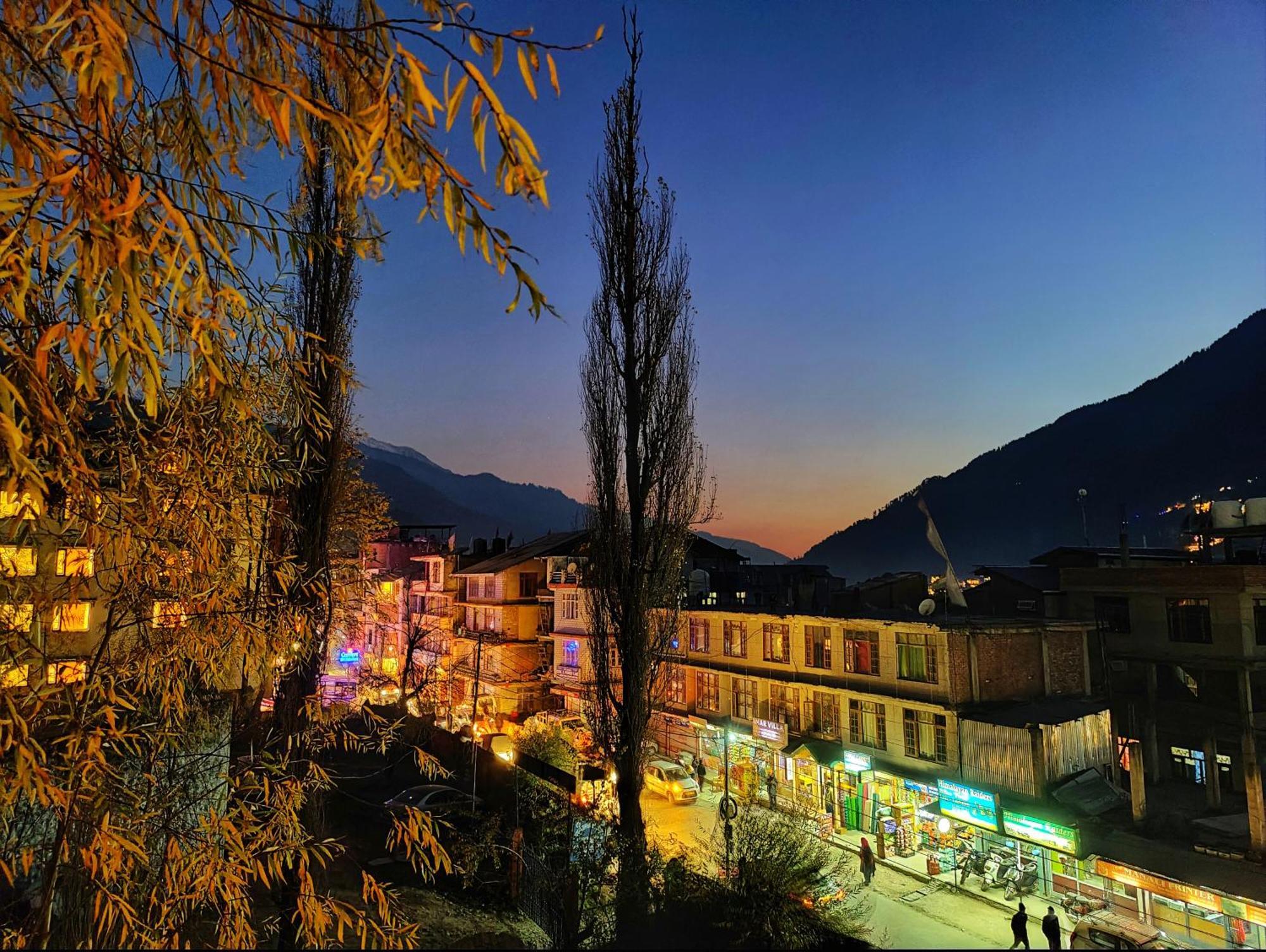 Surya International Hotel Manali Near Mall Road Exteriör bild