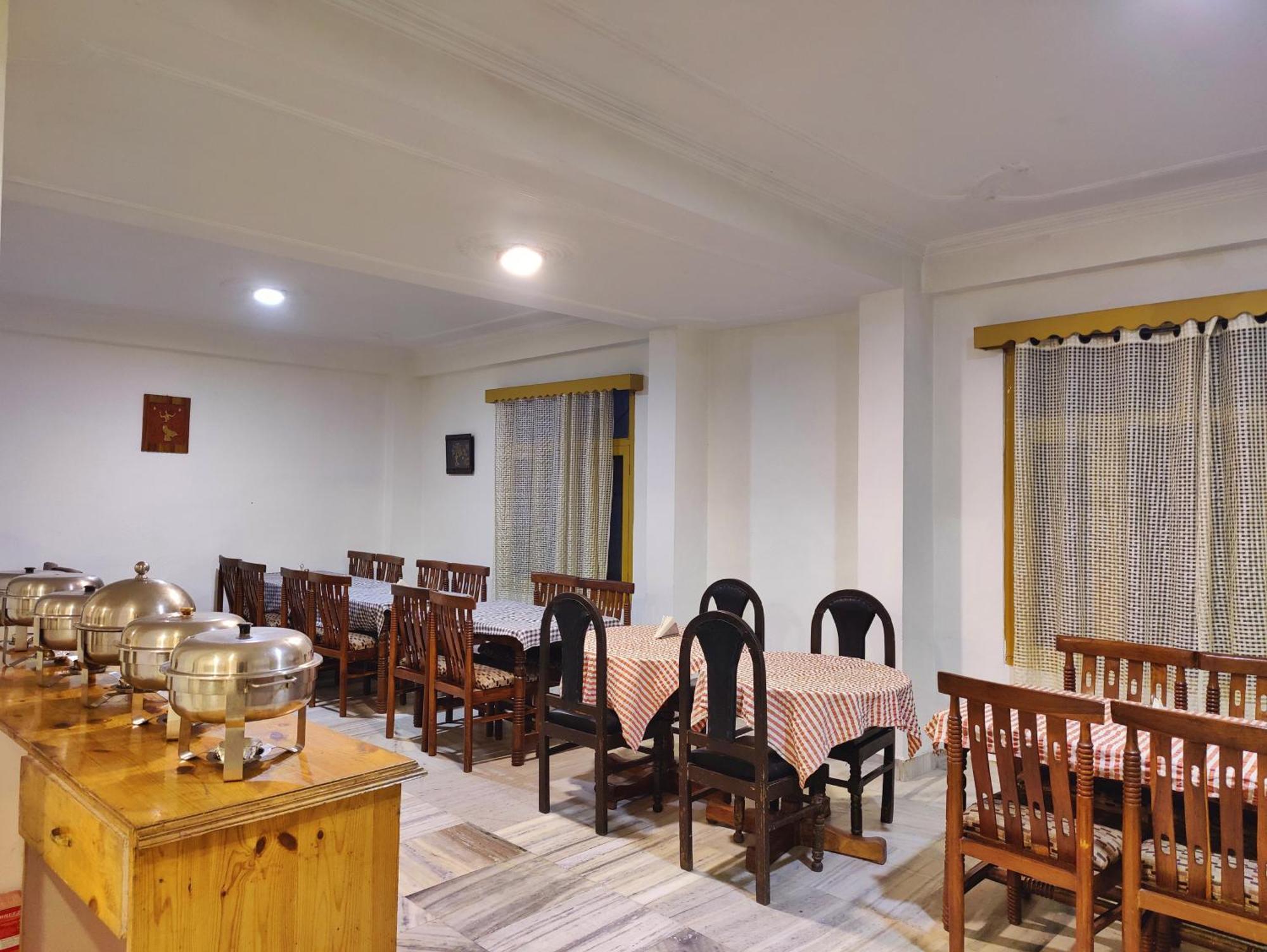 Surya International Hotel Manali Near Mall Road Exteriör bild
