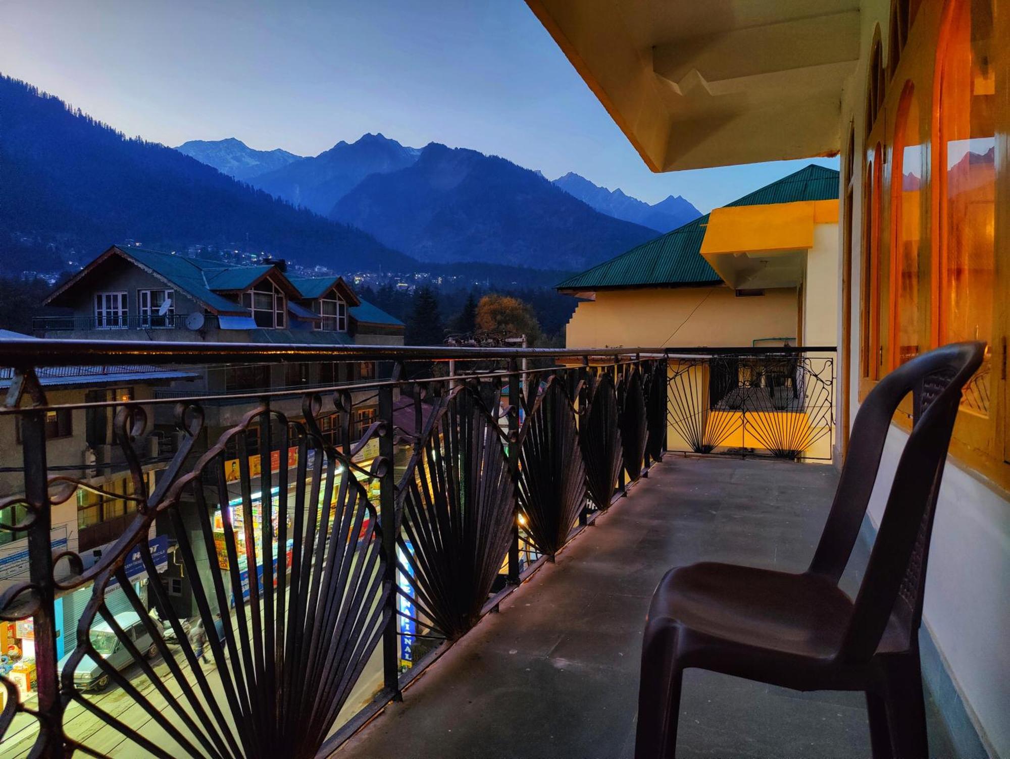 Surya International Hotel Manali Near Mall Road Exteriör bild