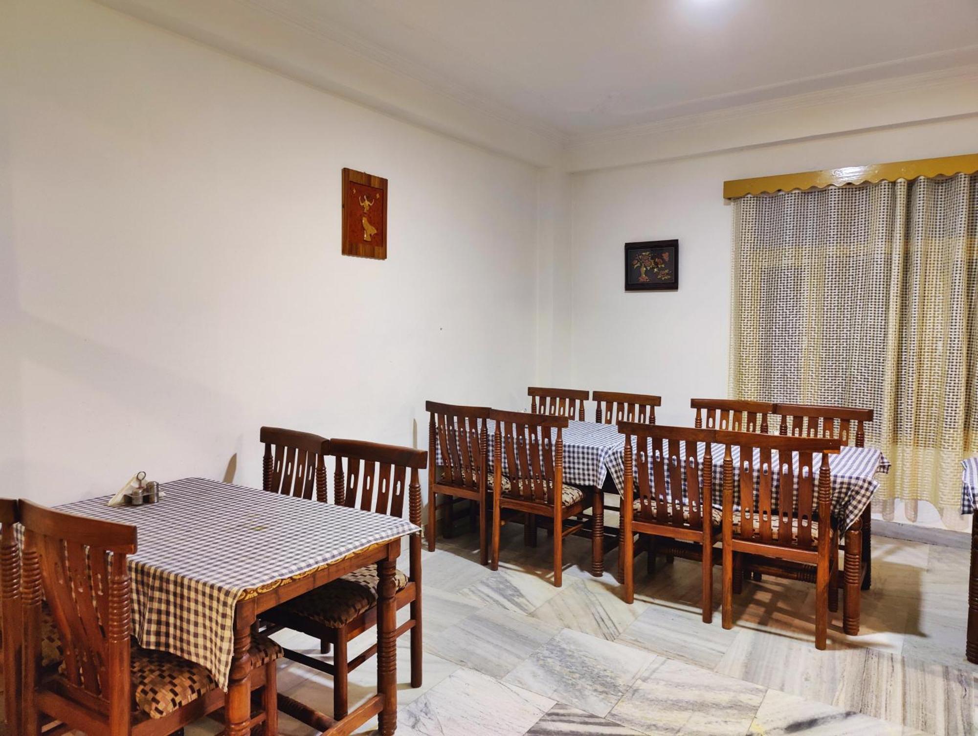 Surya International Hotel Manali Near Mall Road Exteriör bild