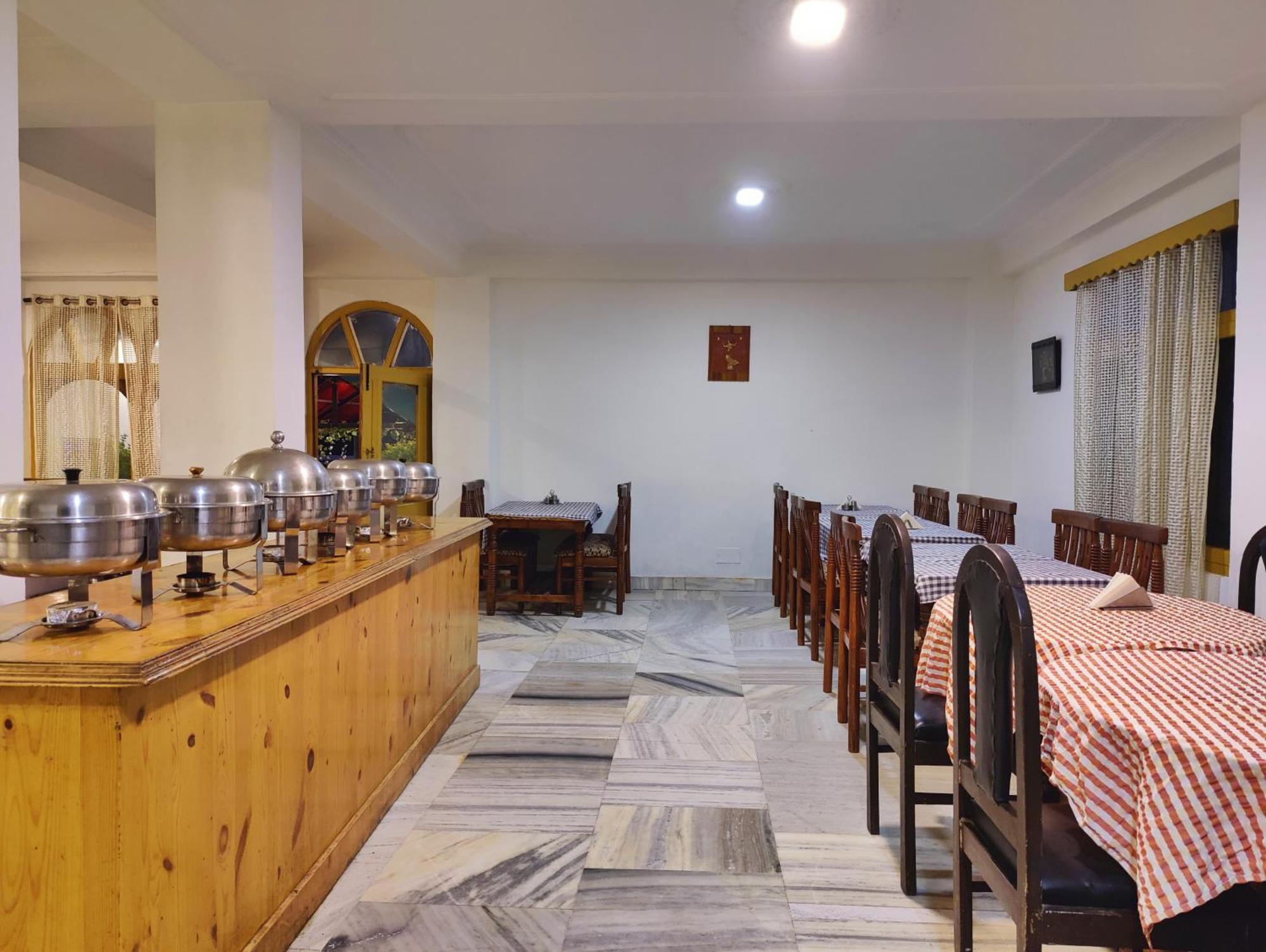 Surya International Hotel Manali Near Mall Road Exteriör bild