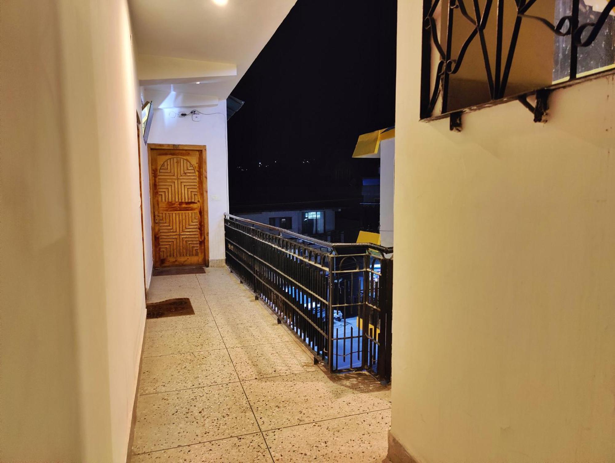 Surya International Hotel Manali Near Mall Road Exteriör bild