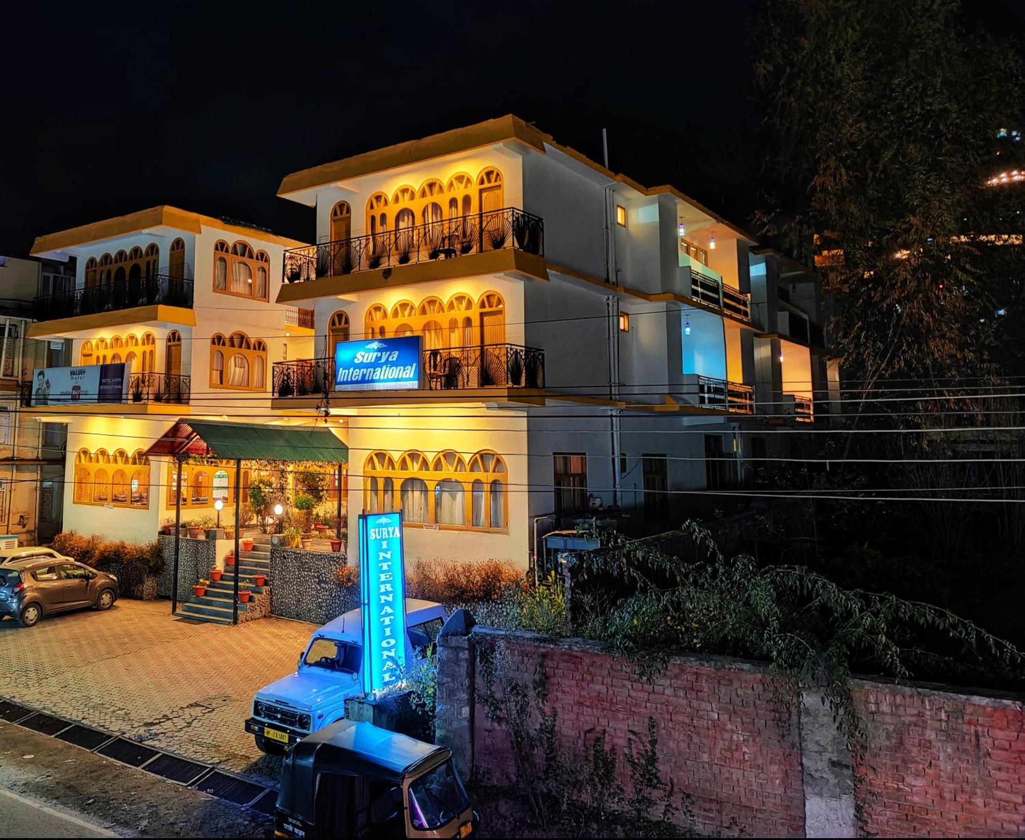 Surya International Hotel Manali Near Mall Road Exteriör bild